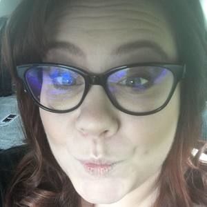 Meet your Posher, Elise